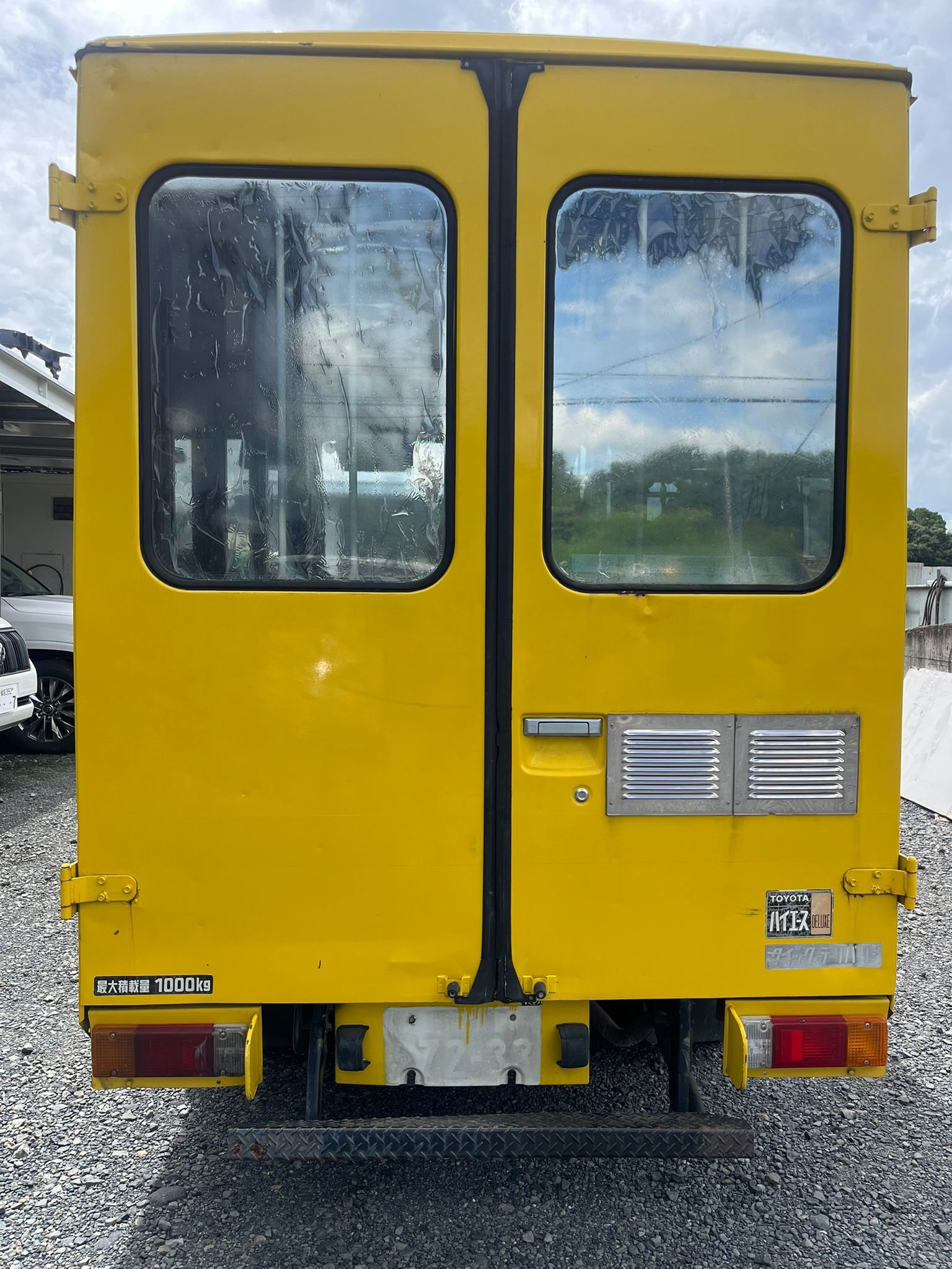 
								Toyota Hiace kitchen Van full									