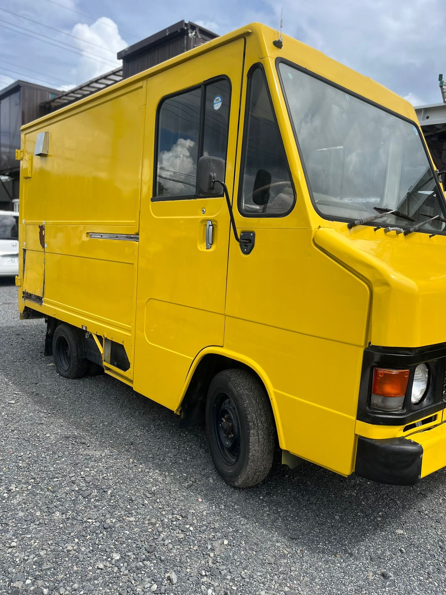 
								Toyota Hiace kitchen Van full									
