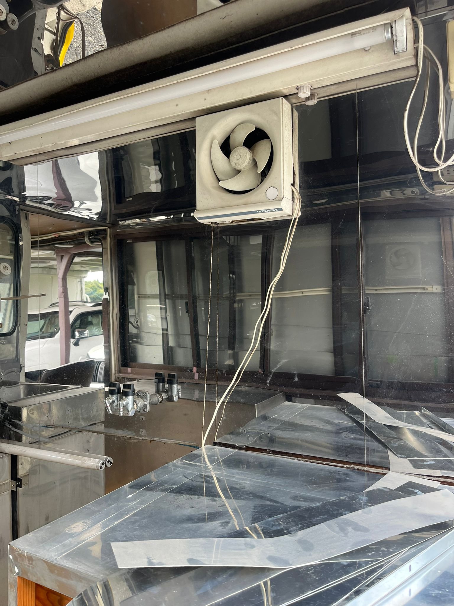 
								Toyota Hiace kitchen Van full									
