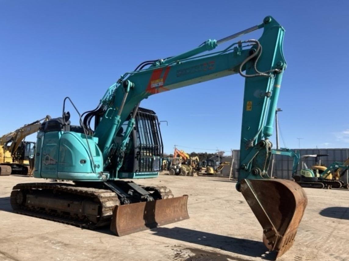 
								Kobelco  SK 135R full									