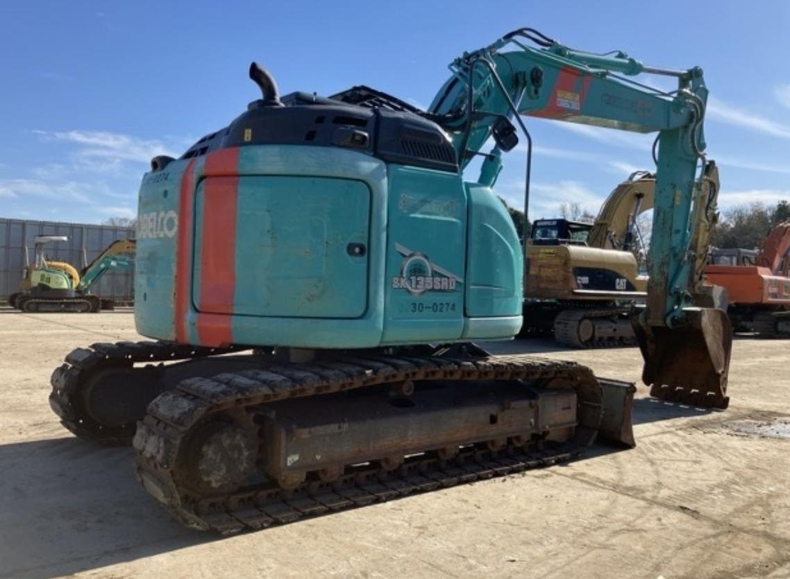 
								Kobelco  SK 135R full									
