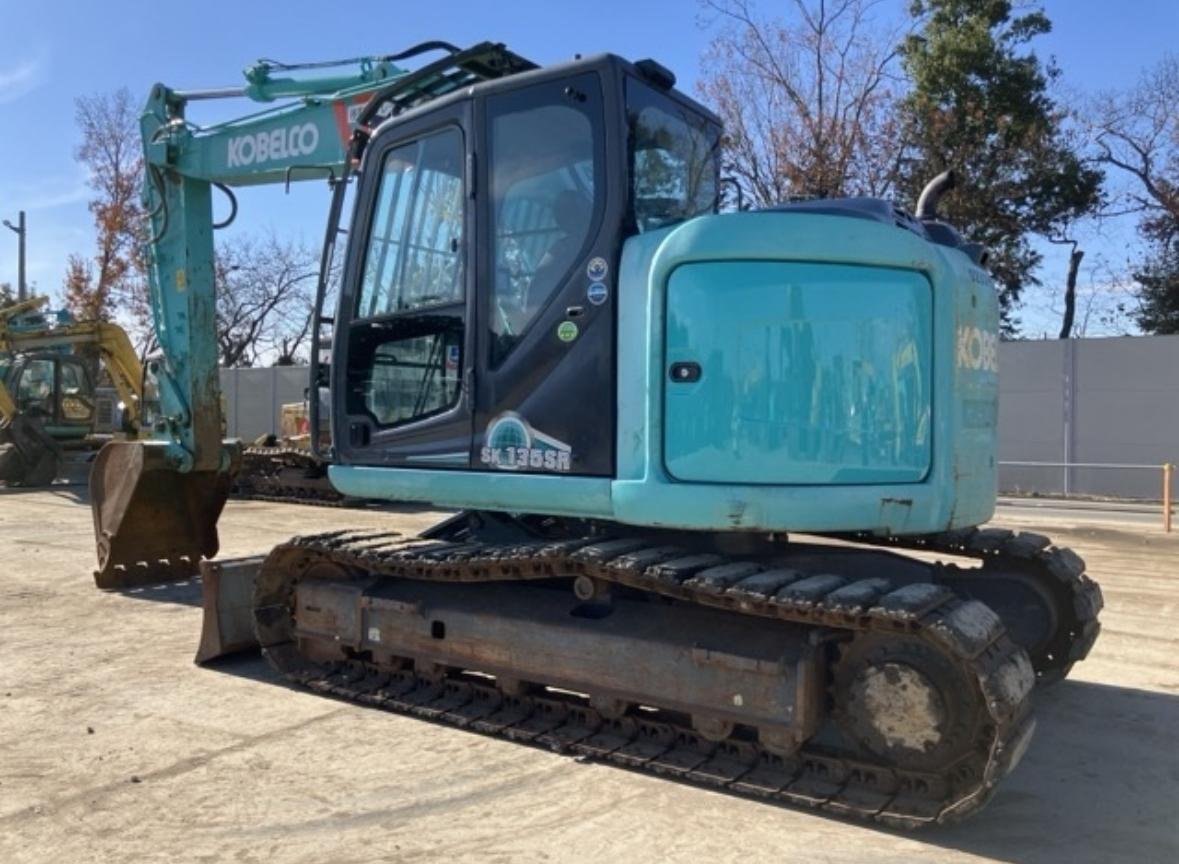 
								Kobelco  SK 135R full									