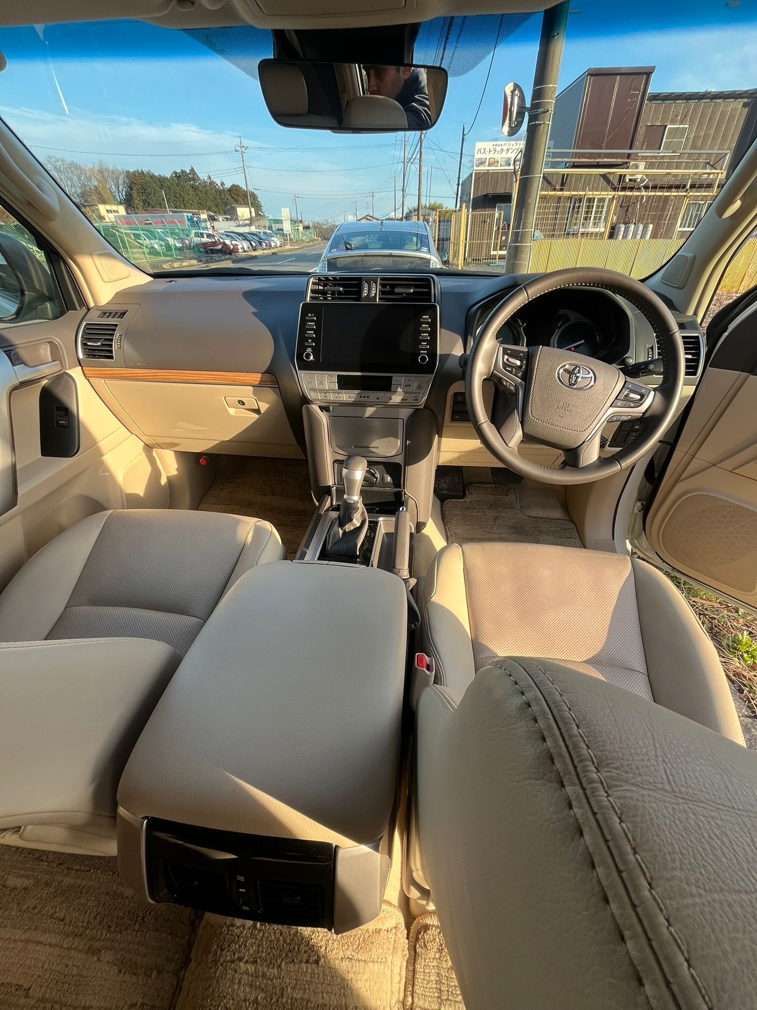 
								Land Cruiser Prados full									