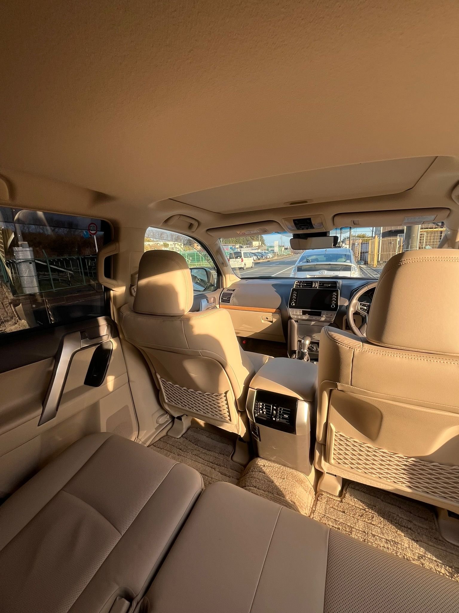 
								Land Cruiser Prados full									