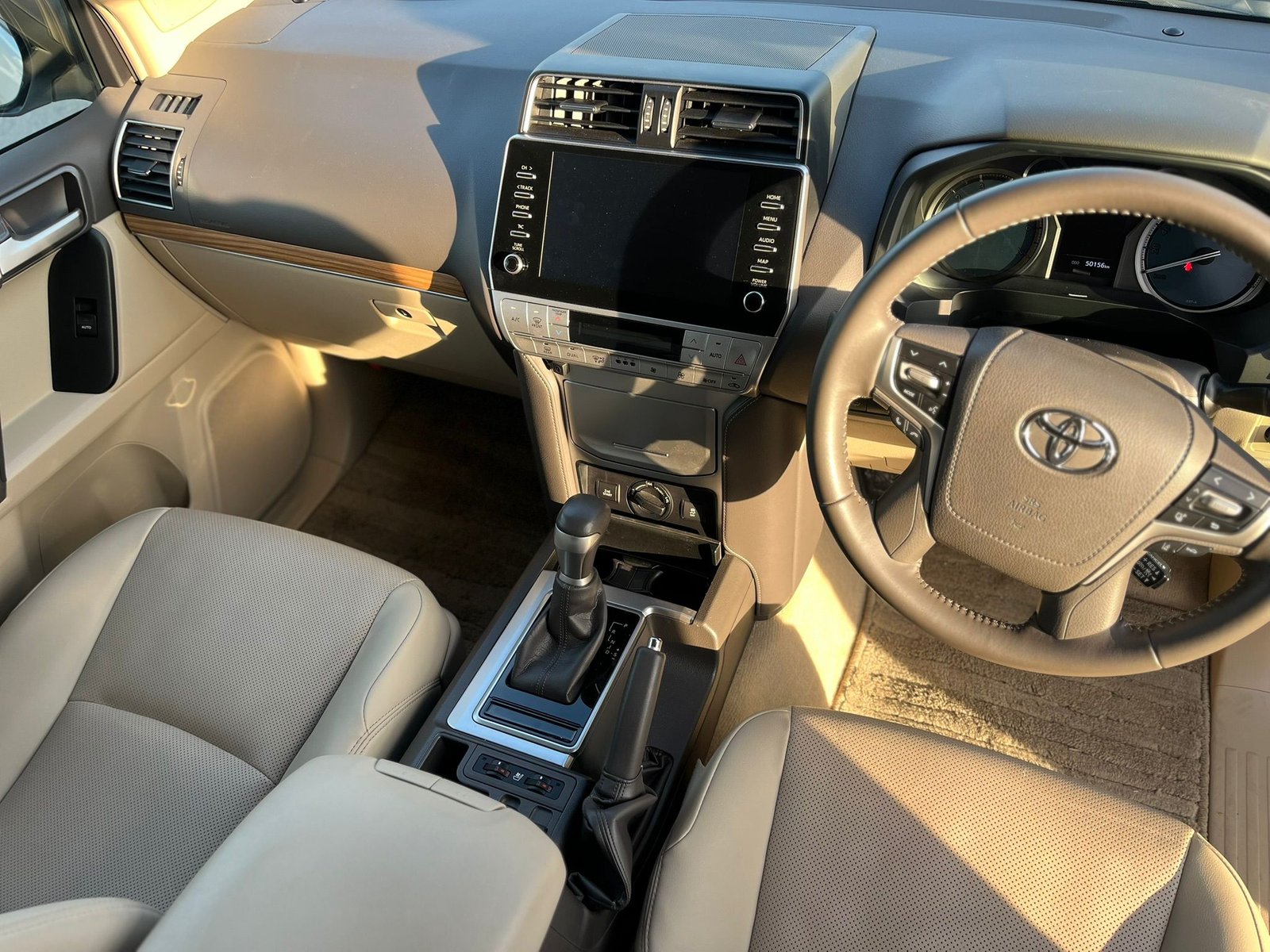 
								Land Cruiser Prados full									