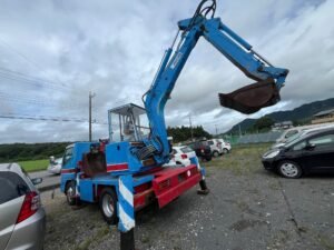 Mitsubishi canter excavator truck