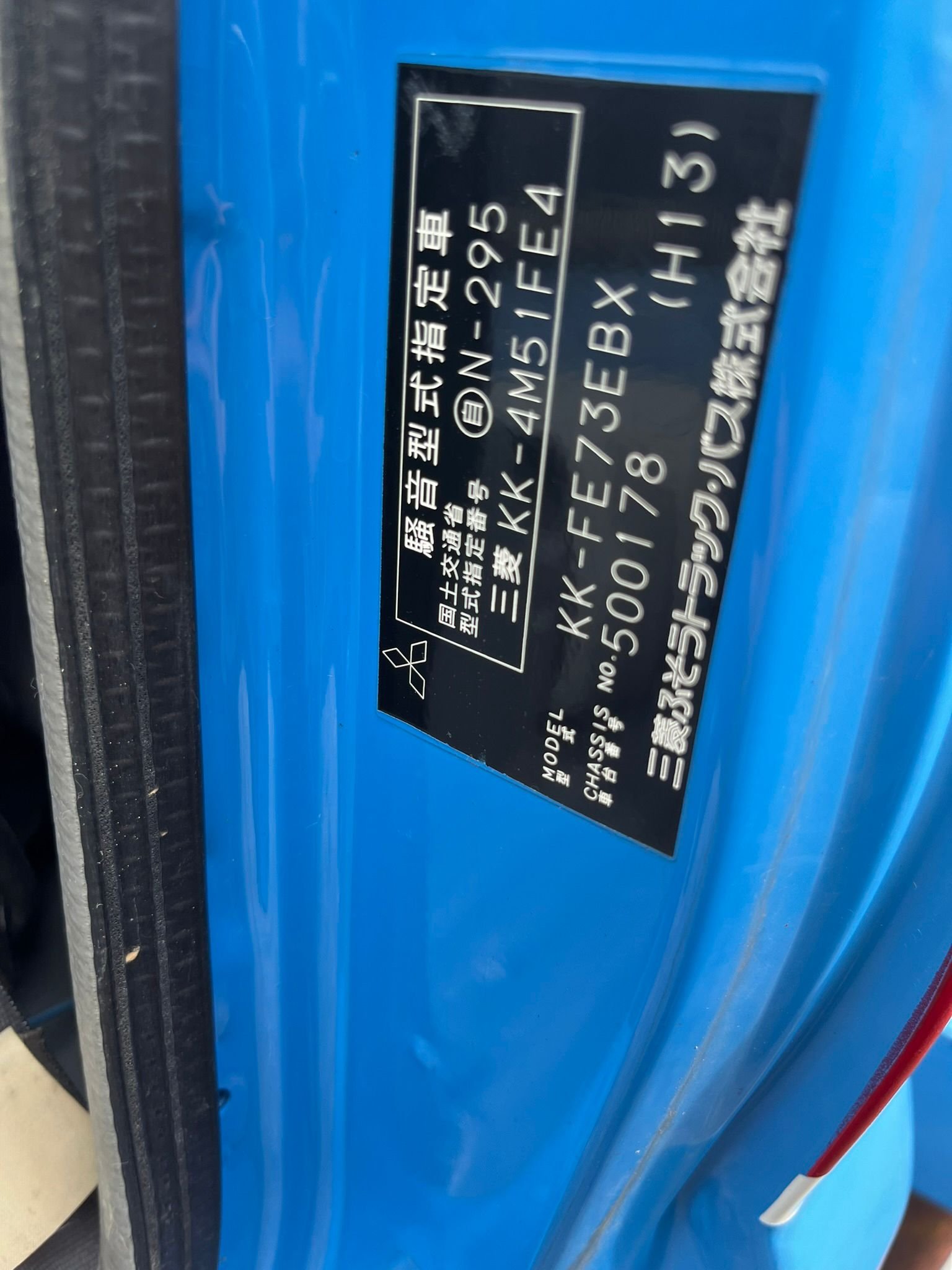 
								Mitsubishi canter excavator truck full									